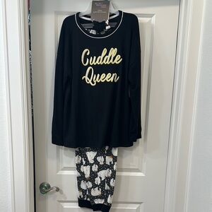 Woman’s Cuddle Queen Pajamas